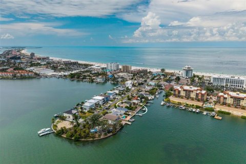 Terreno en Saint Pete Beach, Florida № 2167021