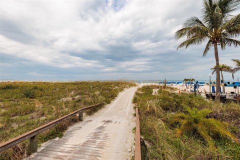 Terreno en venta en Saint Pete Beach, Florida № 2167021 - foto 19