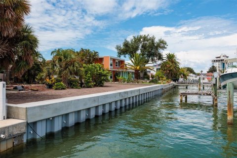 Terreno en venta en Saint Pete Beach, Florida № 2167021 - foto 8