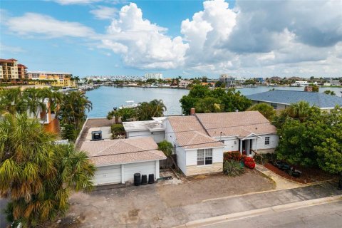 Terreno en venta en Saint Pete Beach, Florida № 2167021 - foto 2