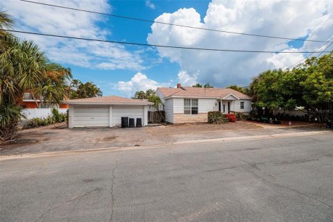Terreno en venta en Saint Pete Beach, Florida № 2167021 - foto 11