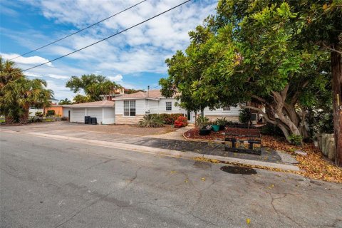 Terreno en venta en Saint Pete Beach, Florida № 2167021 - foto 10