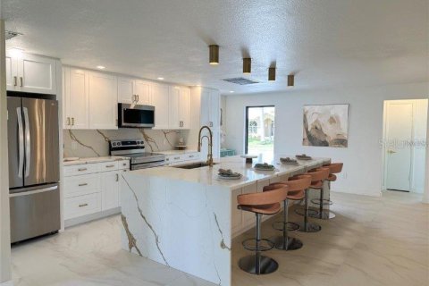 Villa ou maison à louer à Punta Gorda, Floride: 2 chambres, 133.5 m2 № 1562912 - photo 11