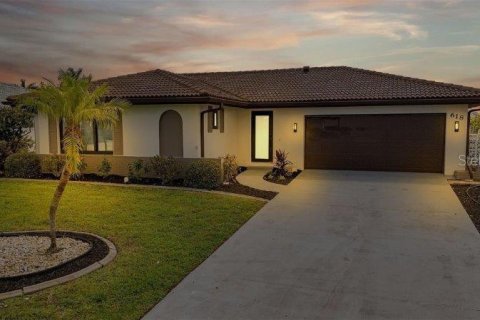 Villa ou maison à louer à Punta Gorda, Floride: 2 chambres, 133.5 m2 № 1562912 - photo 1