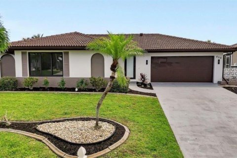 Villa ou maison à louer à Punta Gorda, Floride: 2 chambres, 133.5 m2 № 1562912 - photo 2