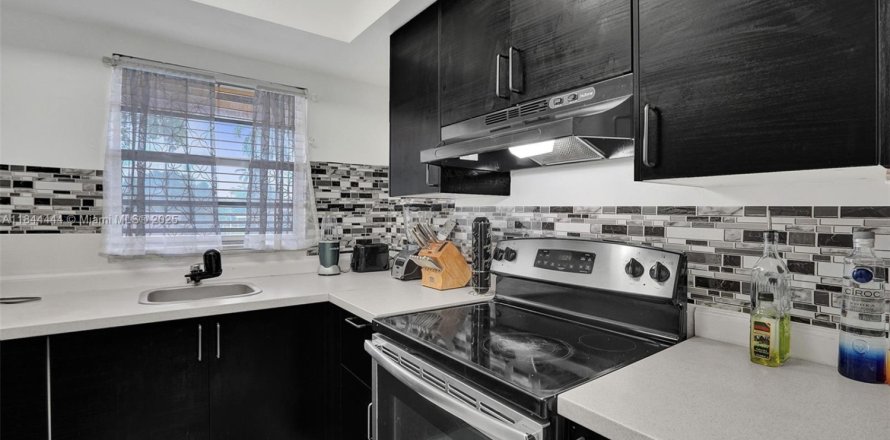 Condo à Lauderdale Lakes, Floride, 1 chambre № 1857297