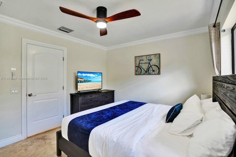 Villa ou maison à louer à Hollywood, Floride: 5 chambres, 260.13 m2 № 2023162 - photo 30