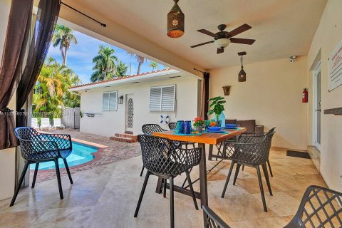 Villa ou maison à louer à Hollywood, Floride: 5 chambres, 260.13 m2 № 2023162 - photo 8