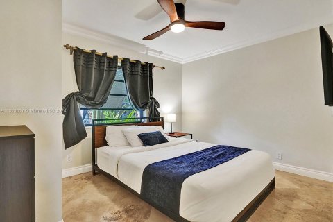 Villa ou maison à louer à Hollywood, Floride: 5 chambres, 260.13 m2 № 2023162 - photo 25