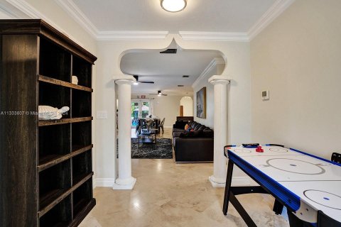 Villa ou maison à louer à Hollywood, Floride: 5 chambres, 260.13 m2 № 2023162 - photo 10