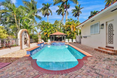 Villa ou maison à Hollywood, Floride 5 chambres, 260.13 m2 № 2023162