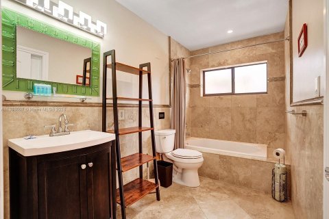 Villa ou maison à louer à Hollywood, Floride: 5 chambres, 260.13 m2 № 2023162 - photo 23