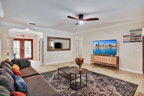 Villa ou maison à louer à Hollywood, Floride: 5 chambres, 260.13 m2 № 2023162 - photo 15