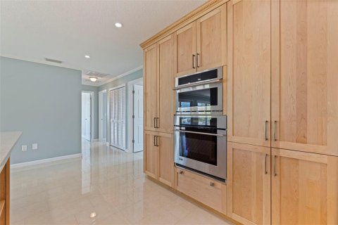 House in Saint Pete Beach, Florida 4 bedrooms, 194.91 sq.m. № 1791620 - photo 29
