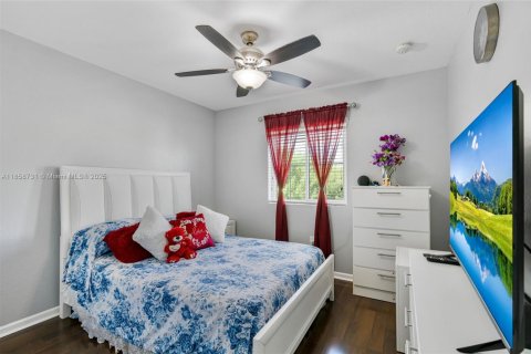 House in Homestead, Florida 3 bedrooms, 146.79 sq.m. № 1887551 - photo 25