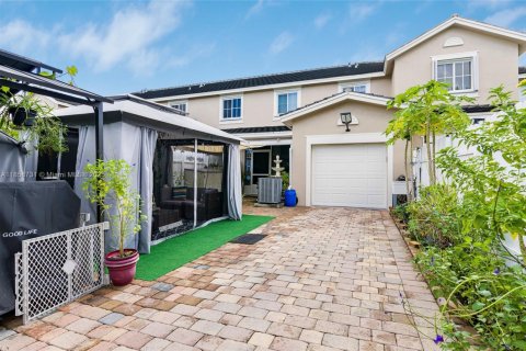 House in Homestead, Florida 3 bedrooms, 146.79 sq.m. № 1887551 - photo 30