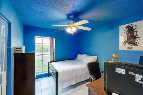 House in Palmetto Bay, Florida 4 bedrooms, 134.89 sq.m. № 1697034 - photo 19
