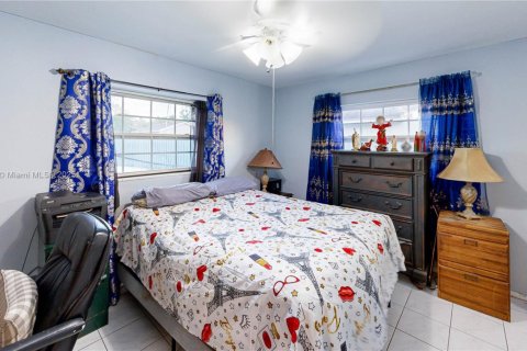 House in Palmetto Bay, Florida 4 bedrooms, 134.89 sq.m. № 1697034 - photo 25