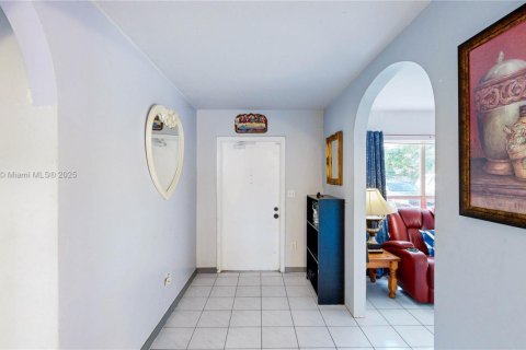 House in Palmetto Bay, Florida 4 bedrooms, 134.89 sq.m. № 1697034 - photo 5