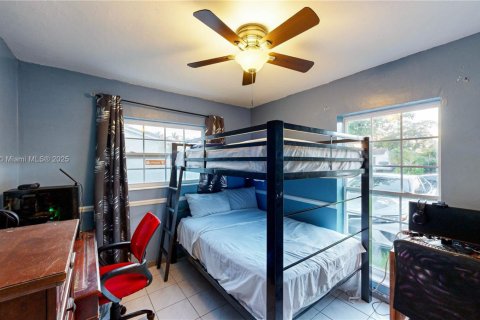House in Palmetto Bay, Florida 4 bedrooms, 134.89 sq.m. № 1697034 - photo 23