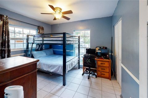 House in Palmetto Bay, Florida 4 bedrooms, 134.89 sq.m. № 1697034 - photo 22