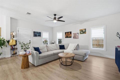 Villa ou maison à vendre à Clearwater, Floride: 3 chambres, 148.18 m2 № 2413641 - photo 4