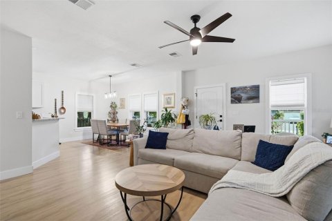 Villa ou maison à vendre à Clearwater, Floride: 3 chambres, 148.18 m2 № 2413641 - photo 6