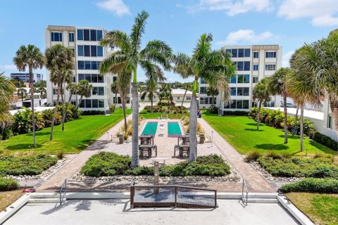 Copropriété à vendre à Sarasota, Floride: 2 chambres, 111.85 m2 № 2387573 - photo 27