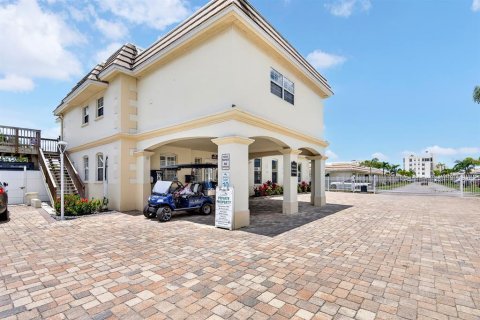 Copropriété à vendre à Sarasota, Floride: 2 chambres, 111.85 m2 № 2387573 - photo 5