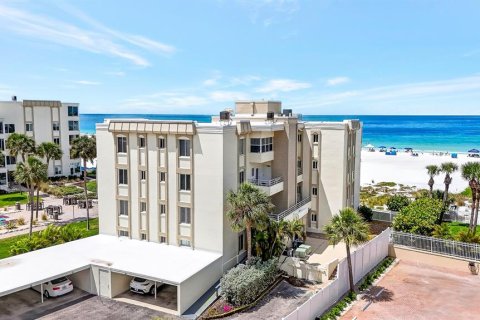 Copropriété à vendre à Sarasota, Floride: 2 chambres, 111.85 m2 № 2387573 - photo 19