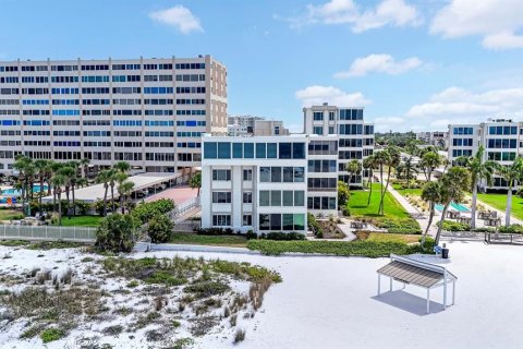 Copropriété à vendre à Sarasota, Floride: 2 chambres, 111.85 m2 № 2387573 - photo 22