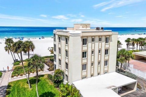 Copropriété à vendre à Sarasota, Floride: 2 chambres, 111.85 m2 № 2387573 - photo 18