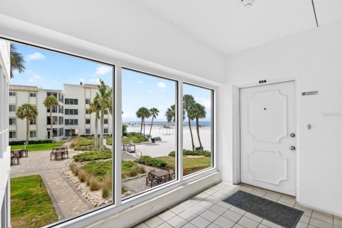 Copropriété à vendre à Sarasota, Floride: 2 chambres, 111.85 m2 № 2387573 - photo 3