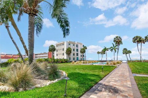 Copropriété à vendre à Sarasota, Floride: 2 chambres, 111.85 m2 № 2387573 - photo 10