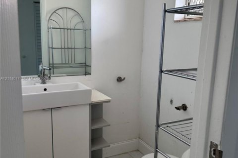 Copropriété à louer à Miami, Floride: 1 chambre, 83.43 m2 № 2435426 - photo 8