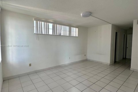 Copropriété à louer à Miami, Floride: 1 chambre, 83.43 m2 № 2435426 - photo 6