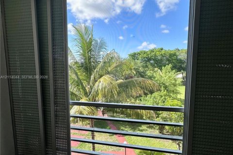Copropriété à louer à Miami, Floride: 1 chambre, 83.43 m2 № 2435426 - photo 9