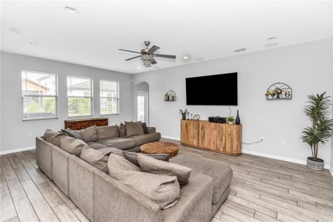 House in DeBary, Florida 5 bedrooms, 357.86 sq.m. № 2114511 - photo 15