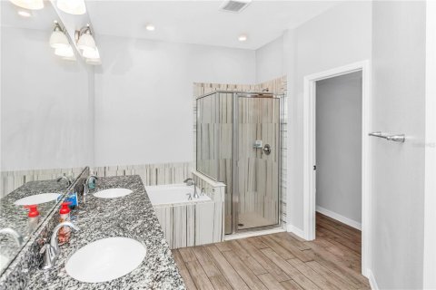 House in DeBary, Florida 5 bedrooms, 357.86 sq.m. № 2114511 - photo 29