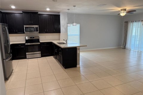 House in Groveland, Florida 4 bedrooms, 158.96 sq.m. № 1907413 - photo 3