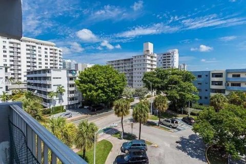 Снять в аренду кондоминиум в Майами-Бич, Флорида 35.67м2, № 2044907 - фото 15