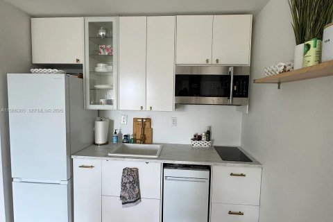 Снять в аренду кондоминиум в Майами-Бич, Флорида 35.67м2, № 2044907 - фото 4