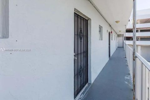 Снять в аренду кондоминиум в Майами-Бич, Флорида 35.67м2, № 2044907 - фото 16