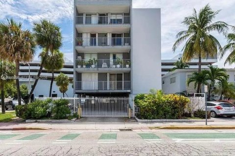 Снять в аренду кондоминиум в Майами-Бич, Флорида 35.67м2, № 2044907 - фото 2