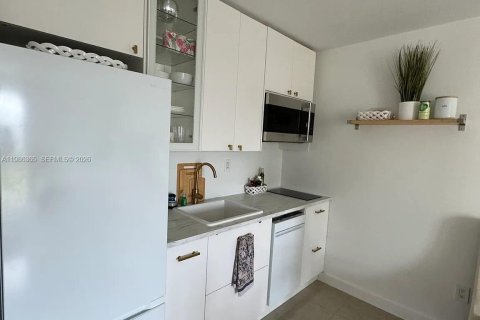 Снять в аренду кондоминиум в Майами-Бич, Флорида 35.67м2, № 2044907 - фото 5