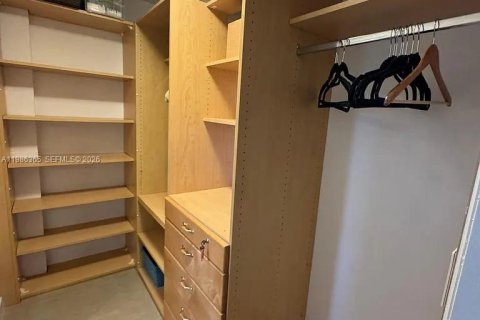 Снять в аренду кондоминиум в Майами-Бич, Флорида 35.67м2, № 2044907 - фото 9