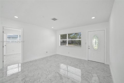 House in Hollywood, Florida 3 bedrooms № 2068912 - photo 15