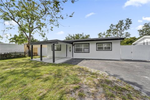 House in Hollywood, Florida 3 bedrooms № 2068912 - photo 3