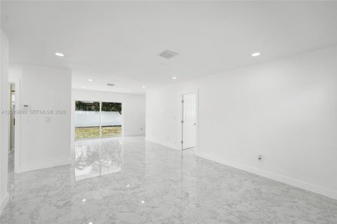 House in Hollywood, Florida 3 bedrooms № 2068912 - photo 9
