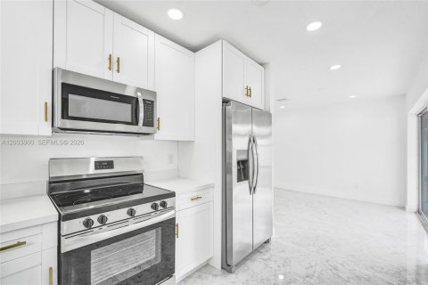 House in Hollywood, Florida 3 bedrooms № 2068912 - photo 29